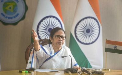 Centre depriving Opposition-ruled States of funds: Mamata