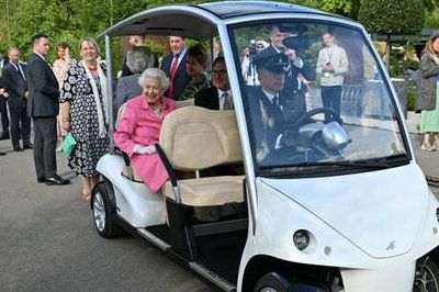 Queenmobile: Her Royal Highness uses chauffeur-driven buggy to visit Chelsea Flower Show