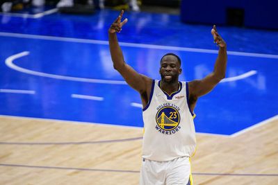 Draymond Green gifts game-worn jersey to 49ers WR Deebo Samuel after Game 3 vs. Mavs