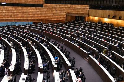 Final preparations for 'Parliamentary Club' opening