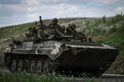 Putin’s attempt to encircle Ukrainian forces in Donbas hits ‘strong resistance’