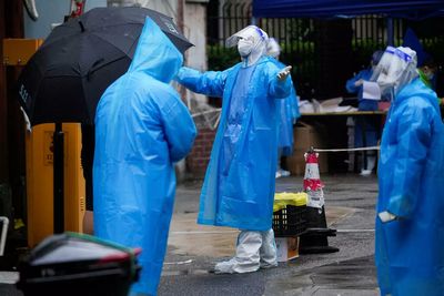 Covid-19: How 'fear of punishment' is keeping large parts of Shanghai in lockdown