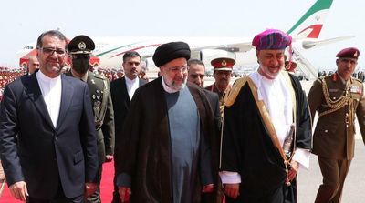 Raisi Tackles Political, Economic Issues in Visit to Oman