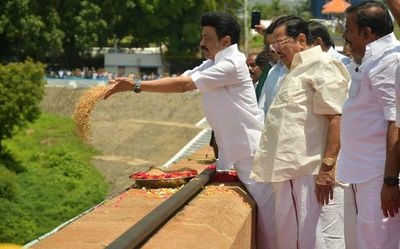Stalin opens shutters of Mettur dam ahead of the customary June 12