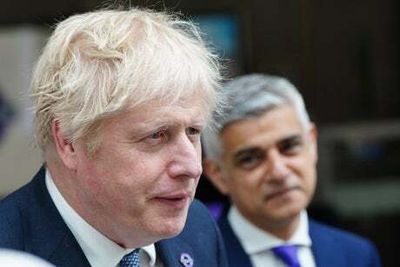 Sadiq Khan tells Met to explain why Boris Johnson escaped second partygate fine
