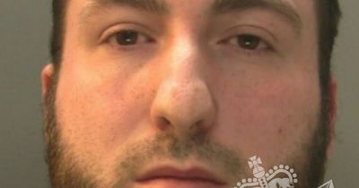 Dangerous driver speeds off from police and overtakes 12 cars before running red light