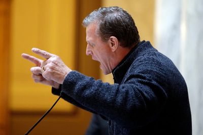 Indiana church says it confronted pastor about sex with teen