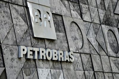 Petrobras shares fall after Bolsonaro fires its boss