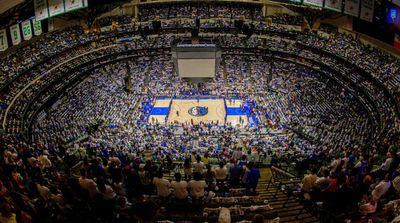 Moment of Silence Held Before Mavs-Warriors After Texas Shooting