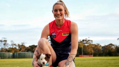 The Young Gal Who Won Tayla Harris’ Boots Plays Footy Actually Kicks Just Like Her Idol