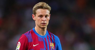 Manchester United fans split over Frenkie de Jong social media transfer 'signal'