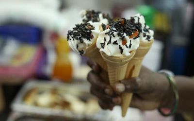 Watch | This Chennai outlet serves ice cream for just ₹2