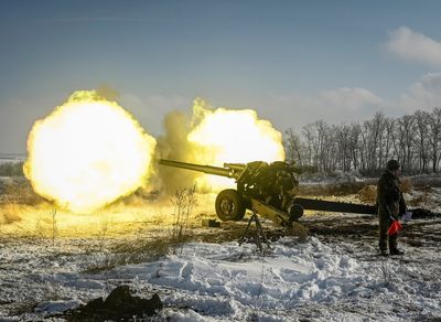 Russian lawmakers vote to scrap upper age limit for military