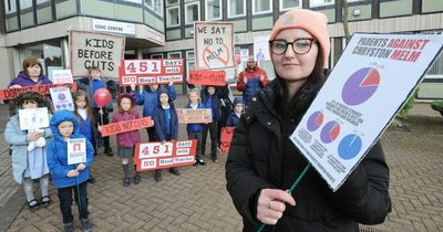 Parents of Lanarkshire primary pupils protest over recruitment delay