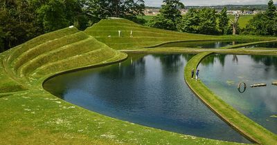 Upset Edinburgh visitor to Jupiter Artland hits at out 'staring dogs' and 'person in shed'