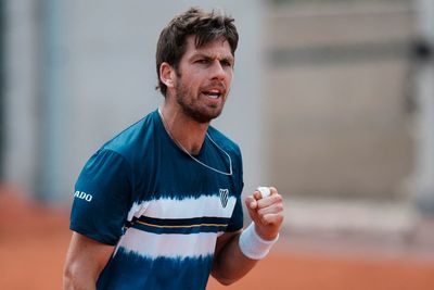 Cameron Norrie marches into French Open third round with straight-sets win