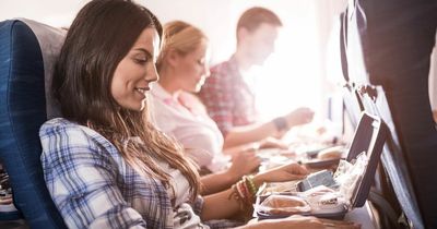 The best foods to eat when flying, according to an expert