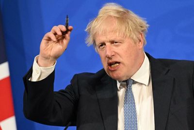 Boris Johnson hits out at Sky's Beth Rigby as Sue Gray report pressure mounts