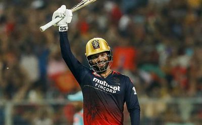 IPL 2022 | Magnificent hundred from Patidar takes RCB to closer to IPL final