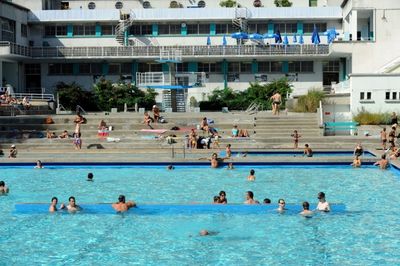 French court blocks 'burkinis' in council's pools