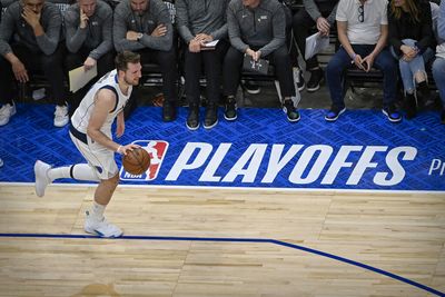 Warriors vs. Mavs Game 4 delayed due to leak in roof at American Airlines Center