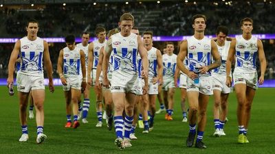 Struggling North Melbourne adopts 'united' stance after staff members quit AFL club