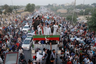 Ousted Pakistani PM Khan calls off protest march after clashes, gives ultimatum