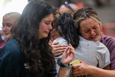 Onlookers urged police to charge into Texas school shooting to stop killer, say witnesses