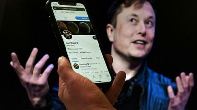 Filing Says Elon Musk to Borrow Less in Twitter Bid