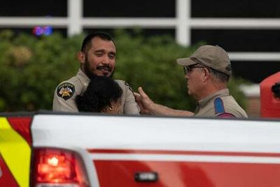 Devastated sheriff’s deputy weeps after being told daughter, 10, victim of Texas school shooting