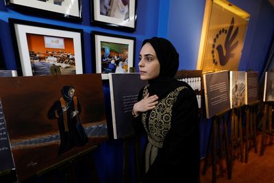 Gaza war survivor commemorates victims in paintings