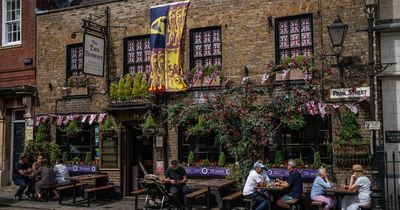 Top factors when choosing a pub to visit - including cleanliness and good food