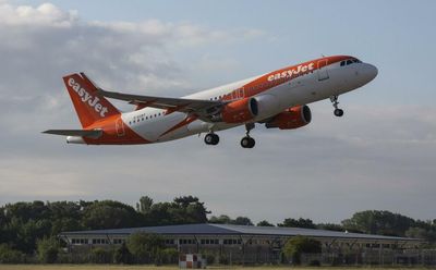 EasyJet cancels 200 flights and urges Scots to do one thing amid airport chaos