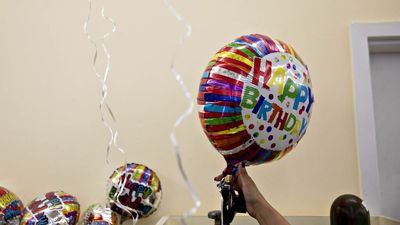 Helium shortage hits graduation and birthday parties