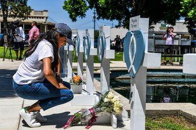 Meghan Markle commended for surprise visit to Uvalde to donate food and lay flowers at memorial