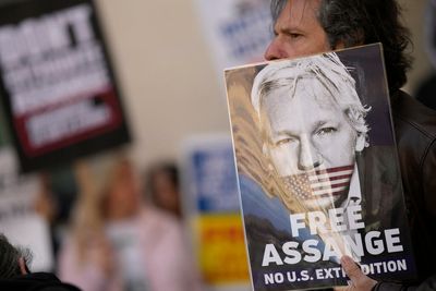 Julian Assange's family says federal election result brings renewed hope for WikiLeaks founder's release