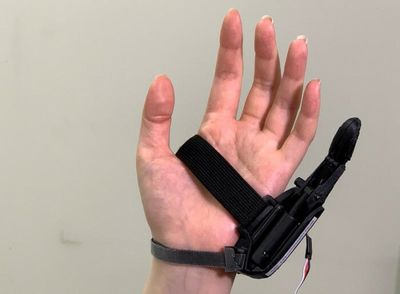Scientists develop robotic 'sixth finger'