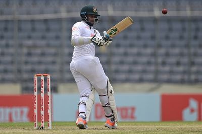 Shakib, Liton keep up fight for Bangladesh in Sri Lanka Test