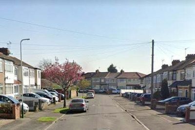 Robbery victim ‘stabbed in the head’ in struggle over watch