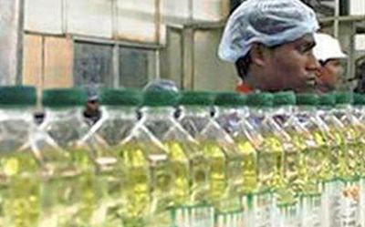 Data | Import-reliant India’s edible oil prices skyrocket, average costs near ₹200/litre