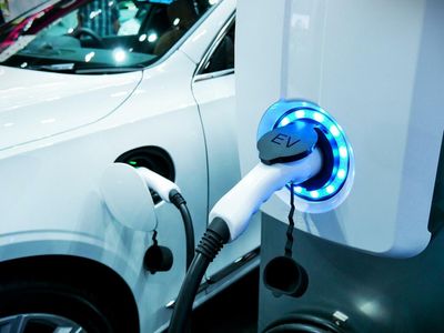 Tesla, Other EV Makers Said To Have Asked Biden For Heavy-Duty Truck Charging Investments