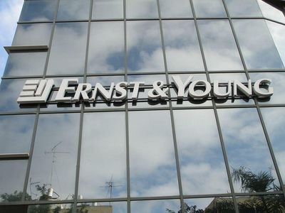 Big 4 Accounting Firm Ernst & Young Considers Separating Audit and Advisory Businesses: WSJ