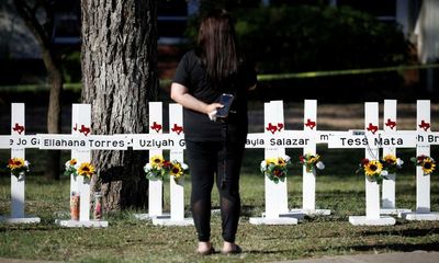 First Thing: Police response to Texas school shooting criticised