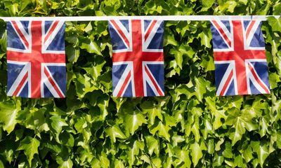 Bunting shortage looms as platinum jubilee revellers scramble for supplies