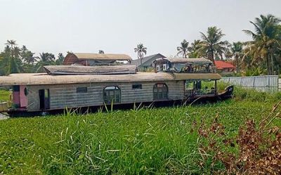 Drive against illegal houseboats continues in Alappuzha