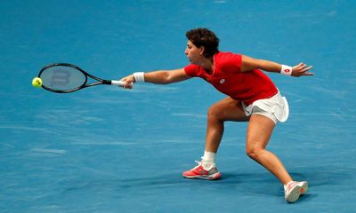 Two-handed shots should be outlawed by the tennis authorities