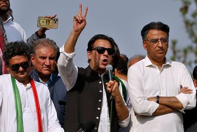 Pakistan's ex-PM defends decision to call off planned sit-in