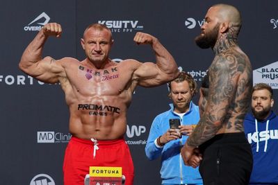 KSW 70 video: Mariusz Pudzianowski faces off with Michal Materla, has huge size advantage