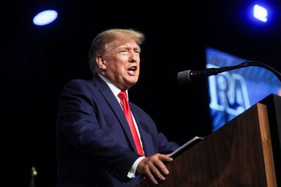 Trump speaks at defiant pro-gun NRA event after Texas shooting