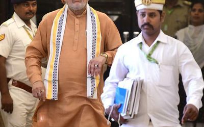 Uttar Pradesh Budget a ‘deceit,’ says Lalji Verma; Finance Minister Suresh Khanna intervenes, asks him to keep facts right